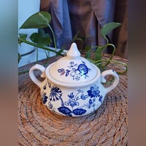 Vintage Blue Nordic Blue Onion Ironstone Lidded Sugar Bowl 1960s J&G Meakin